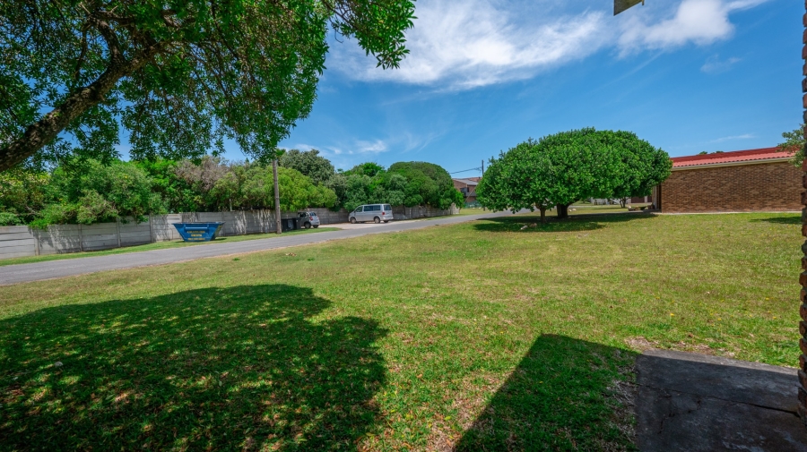 4 Bedroom Property for Sale in Struisbaai Western Cape